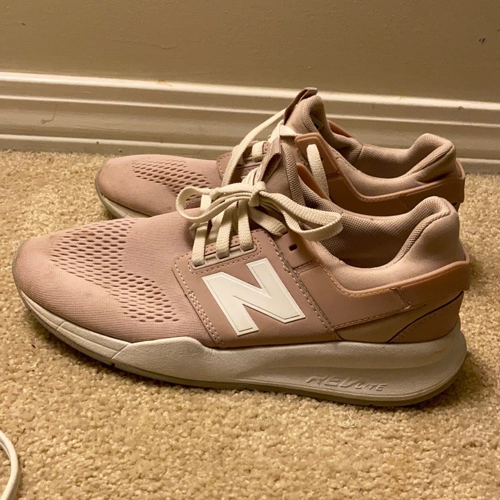New balance tennis shoes
